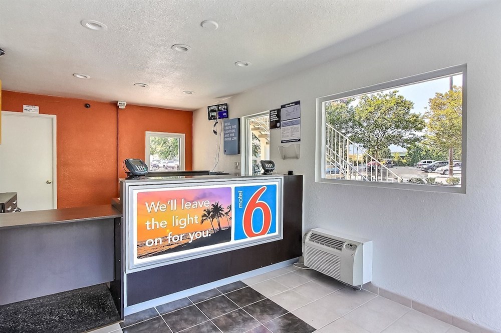 Lobby at Motel6 Campbell, CA - San Jose, CAMPBELL - CA