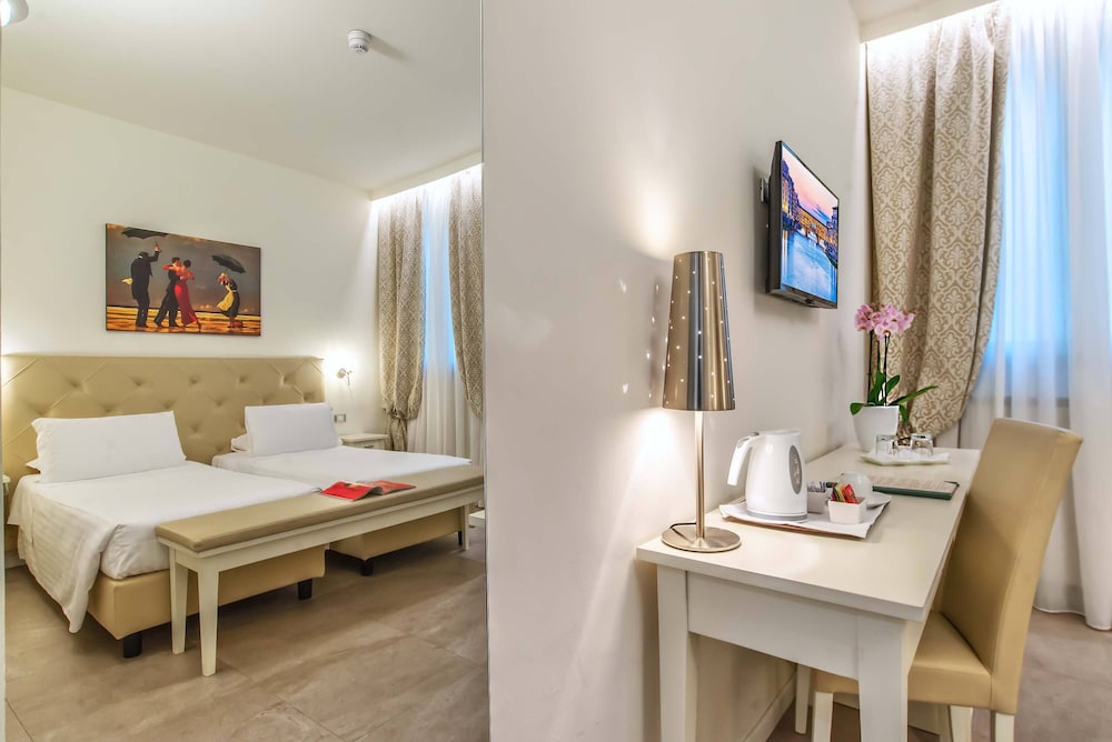 Hotel Accademia 47/56