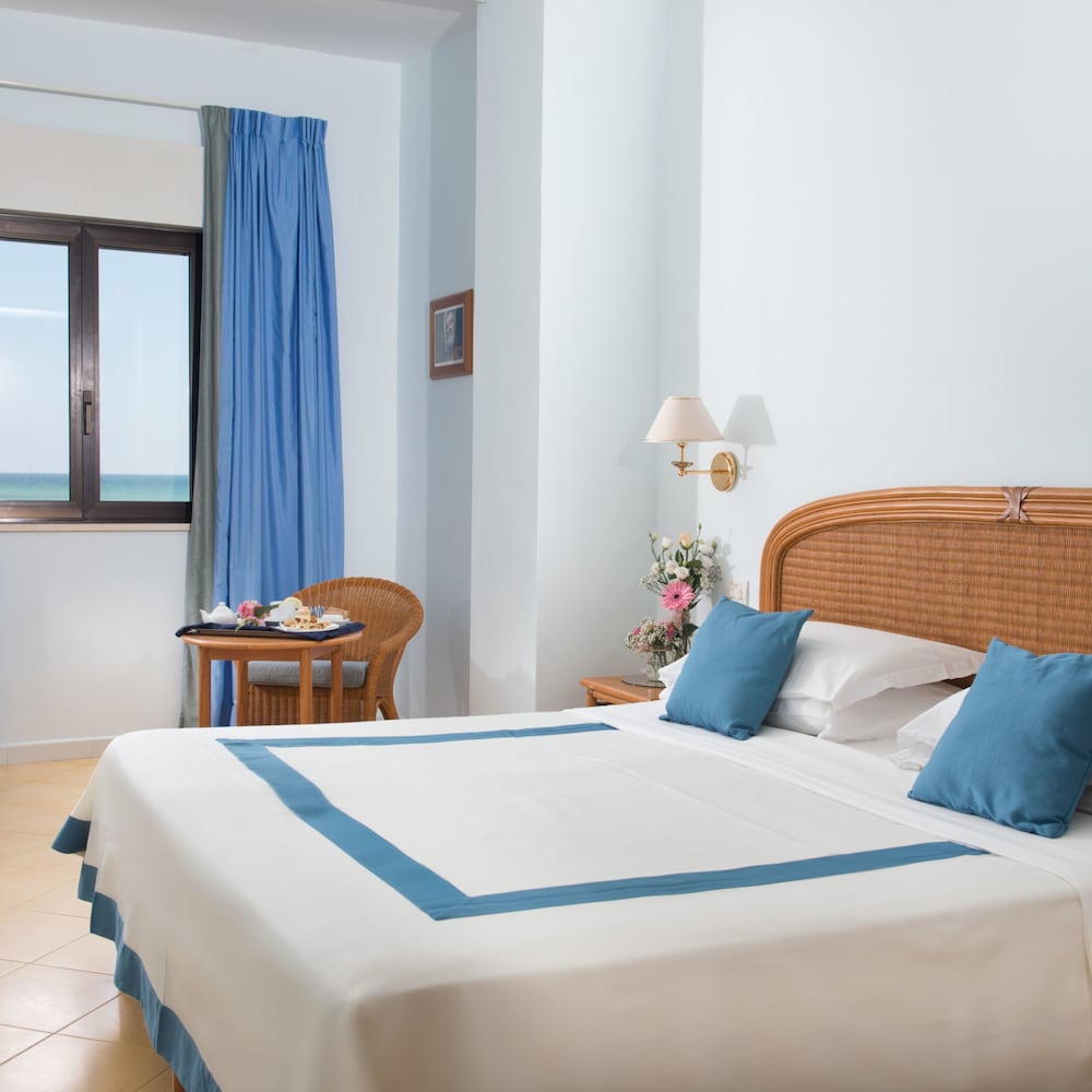 STANDARD, SEA VIEW, BALCONY