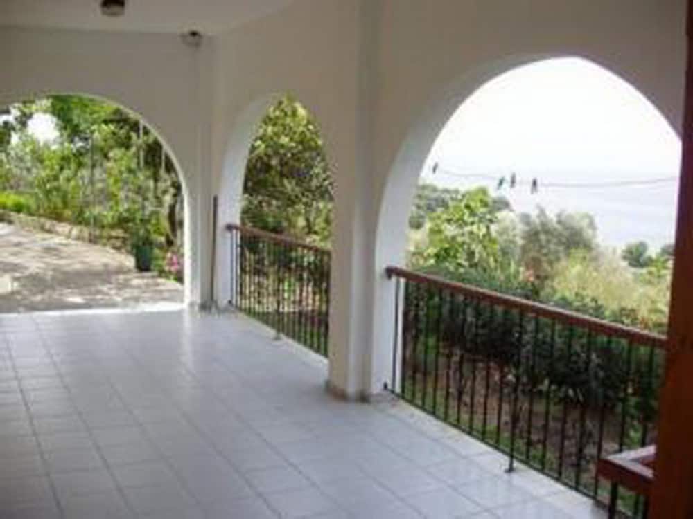 VILLA KAVOURAKIA 50/57