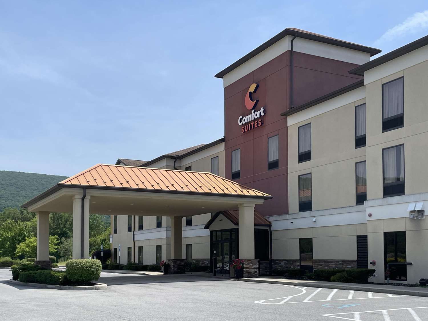 Comfort Suites Altoona North 32/32