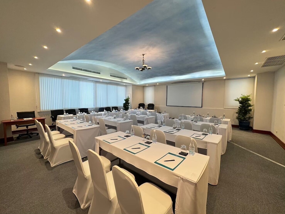 Andaman Beach Suites Hotel 58/69