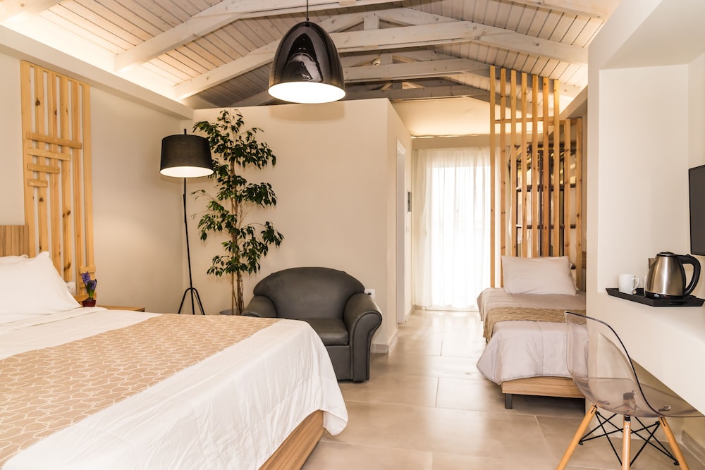 JUNIOR SUITE, SEA VIEW, JETTED TUB