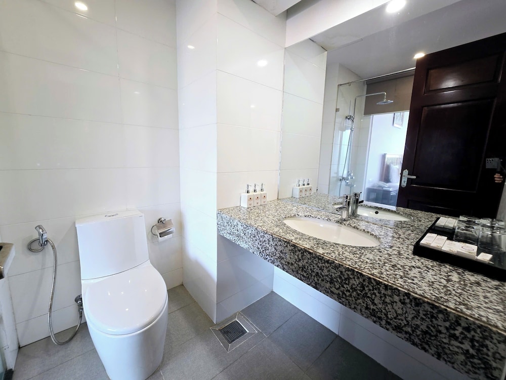 Praha Hotel Phu Quoc 64/66