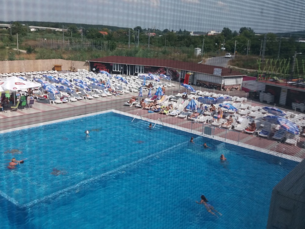 Flamingo Resort 30/43