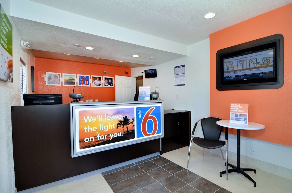 Motel6 Palm Desert, CA - Palm Springs Area 12/37