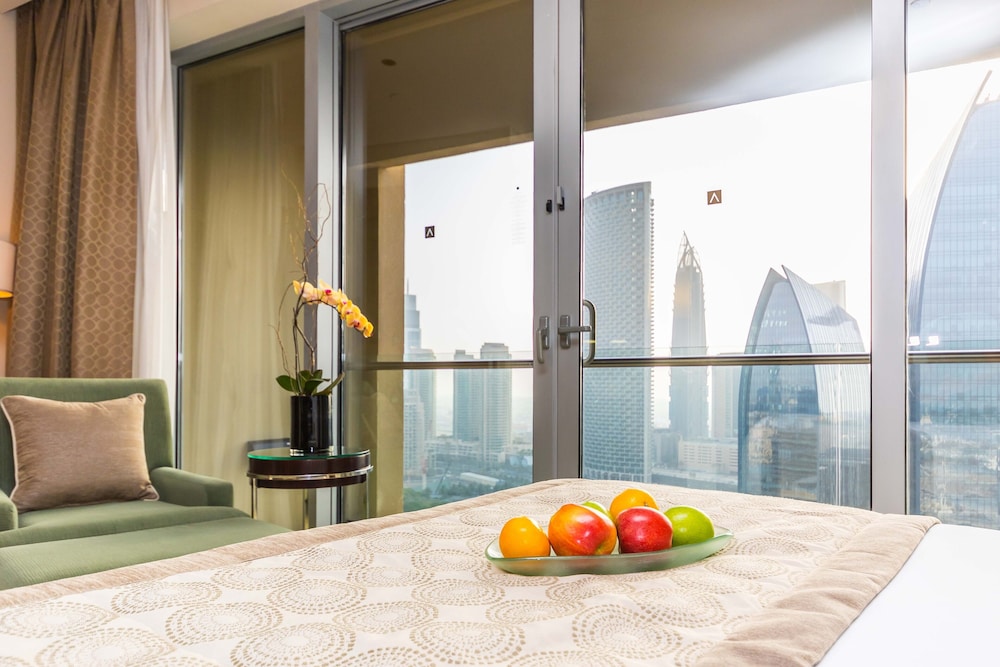 Westminster Dubai Mall 24/50