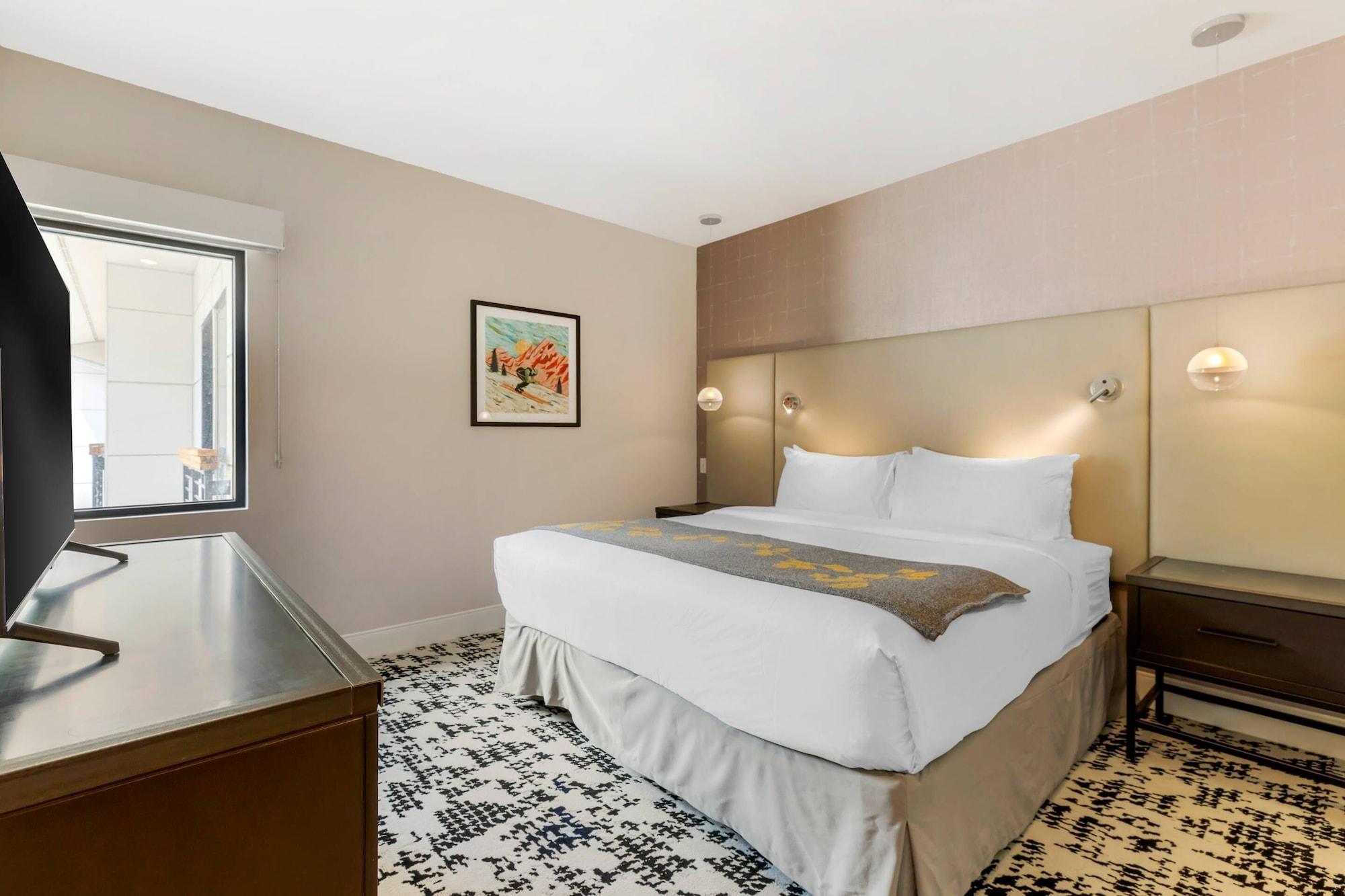 Suite, Multiple Beds