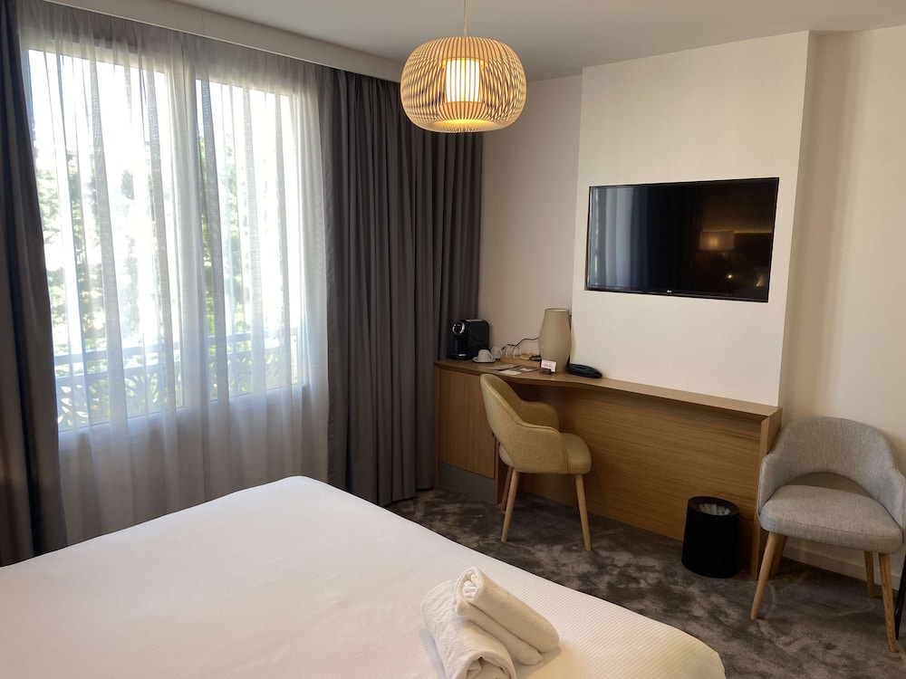 Brit Hotel Paris Orly 18/43