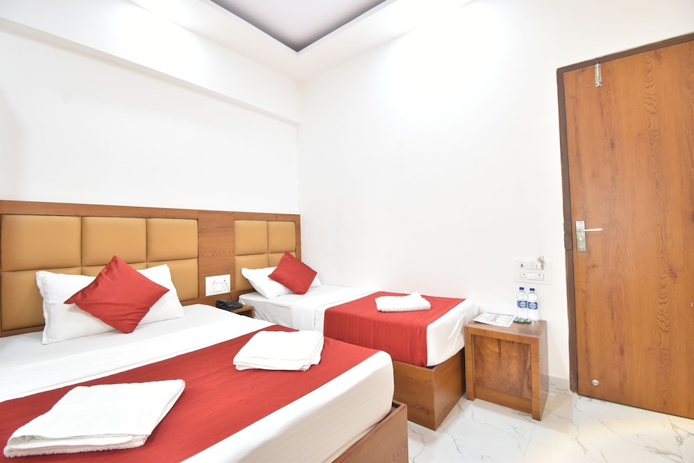 Hotel Airport Annex 12/36