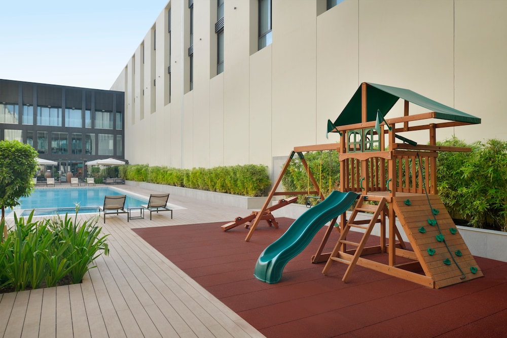 موفنبيك التحلية جدة(Movenpick Hotel Tahlia Jeddah) 66/73