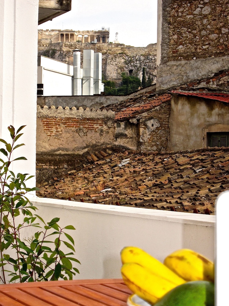 Concierge Athens I 7/50