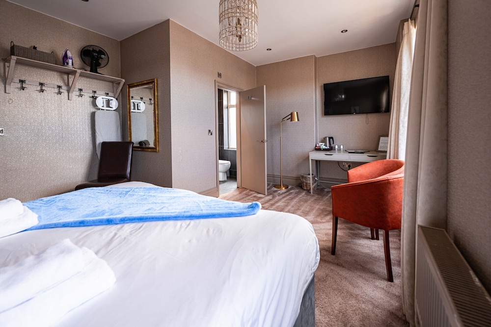Peaky Blinders Accommodation & Bar 22/50