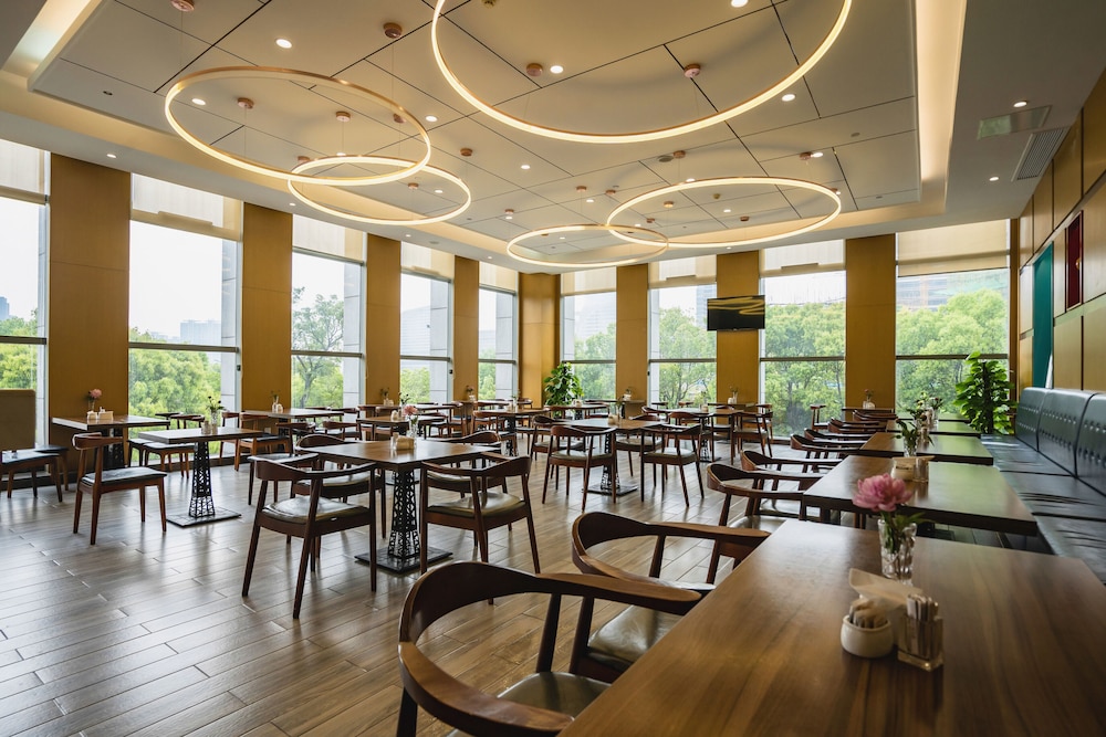 Ramada Encore by Wyndham Hangzhou Aoti 50/64