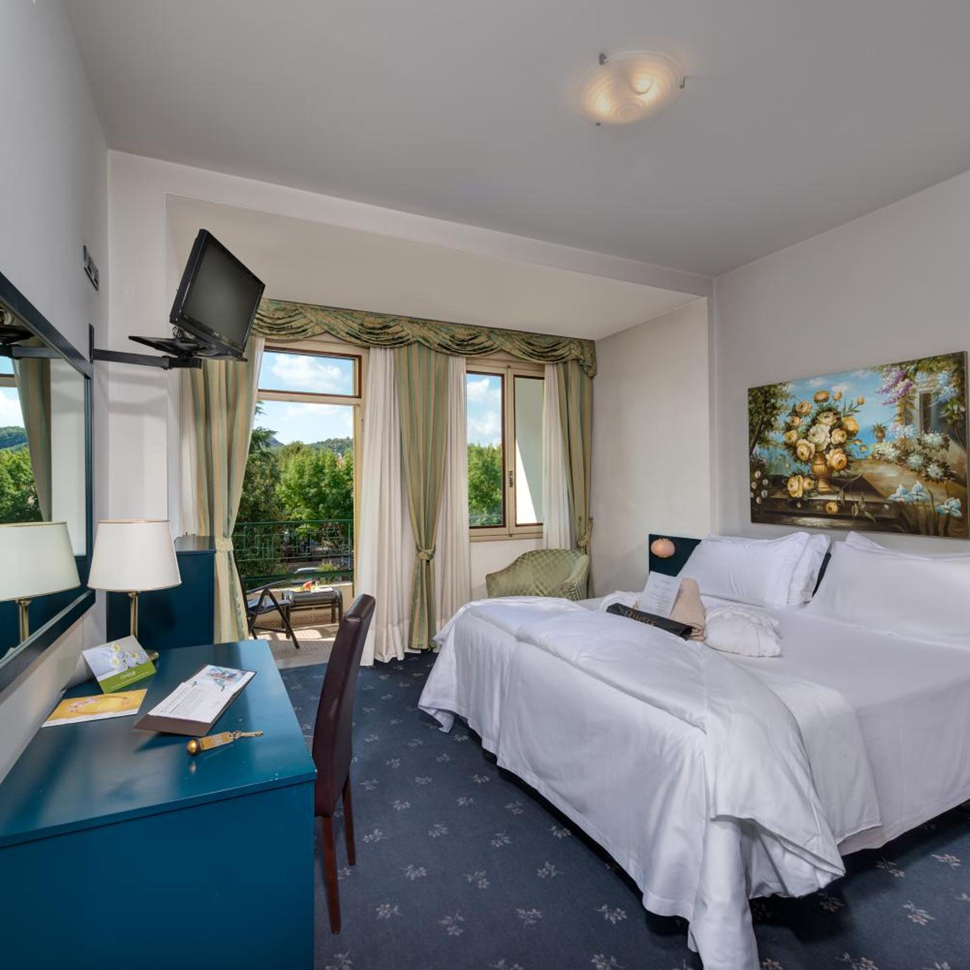 Room, Double Bed