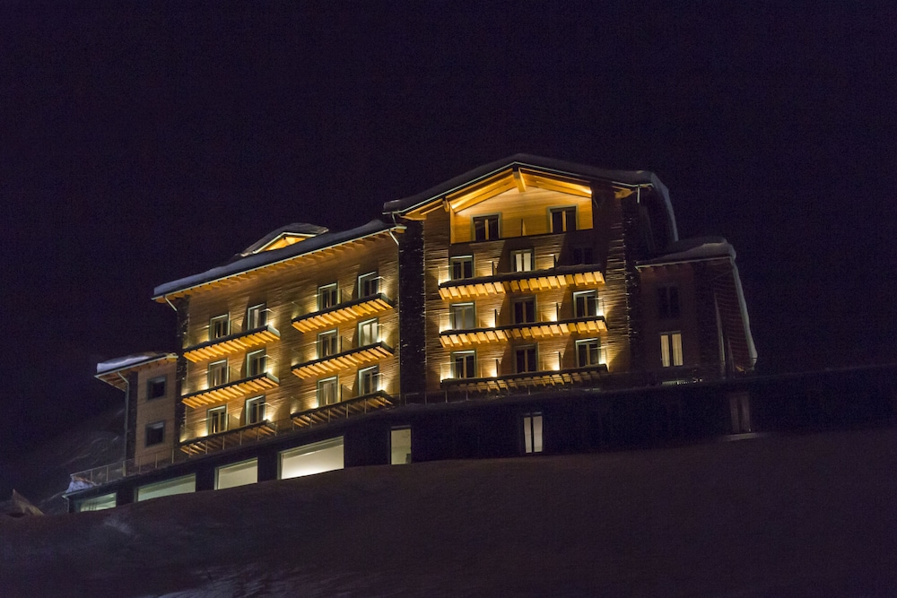 White Angel Hotel 1/48
