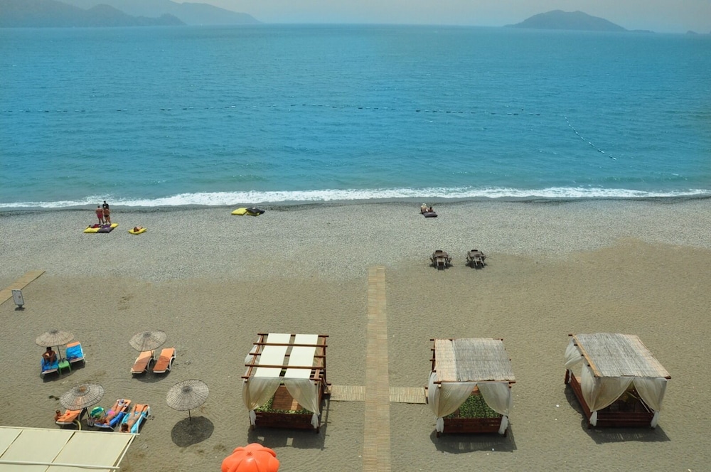 Sunset Beach Club 45/50