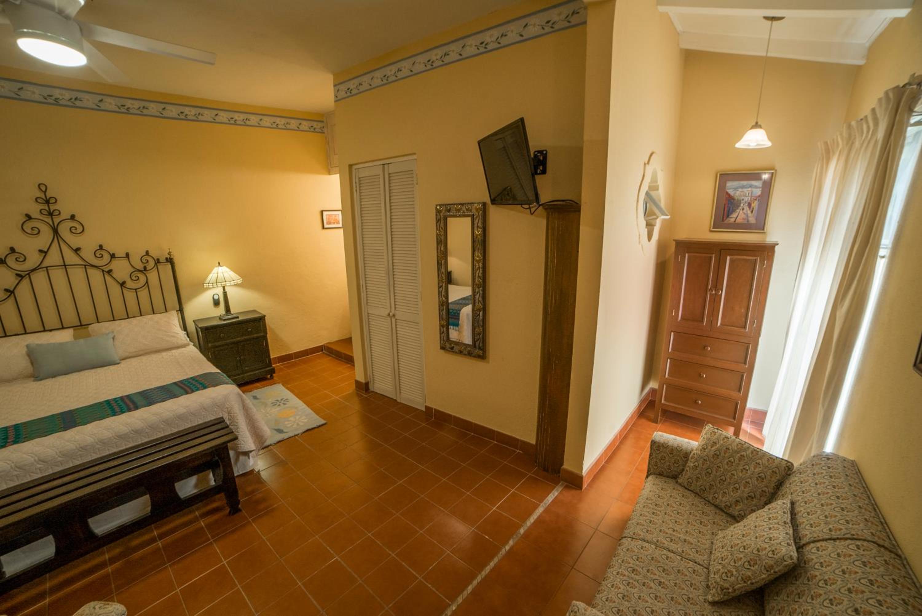 غرفة بسرير كوين، Villa Mirasol Hotel 5/6