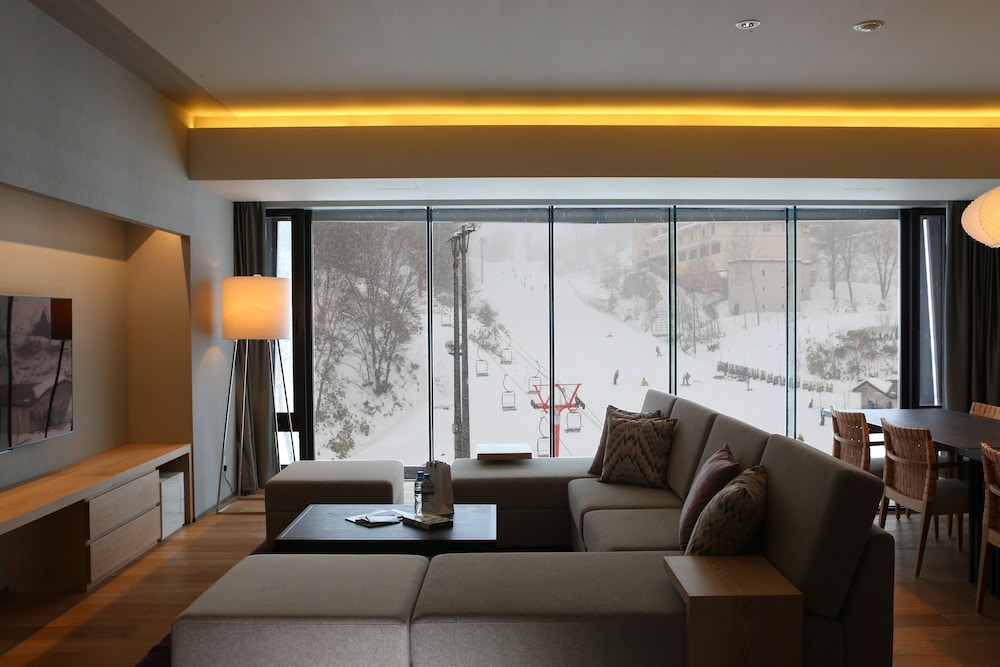 Aya Niseko 30/50