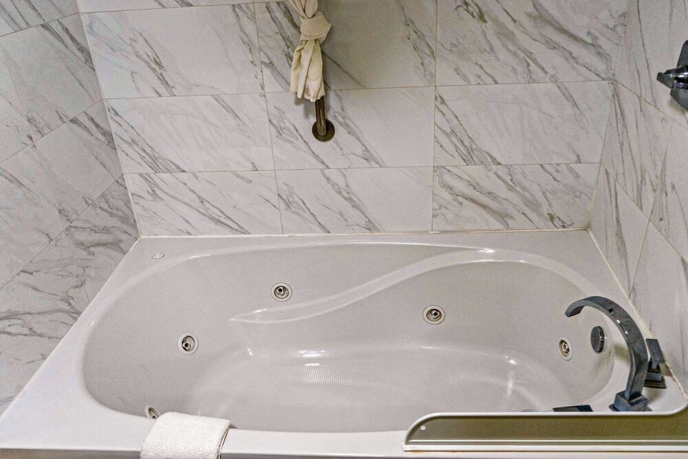 Quality Inn Whiteville North 36/37