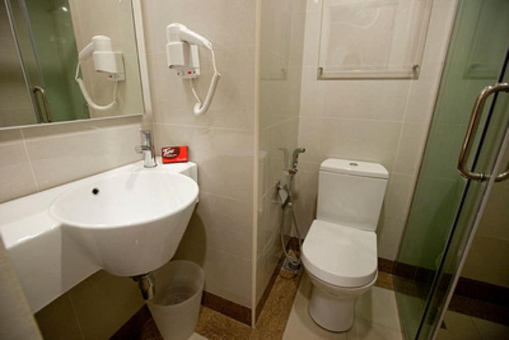 Tune Hotel Danga Bay 11/46