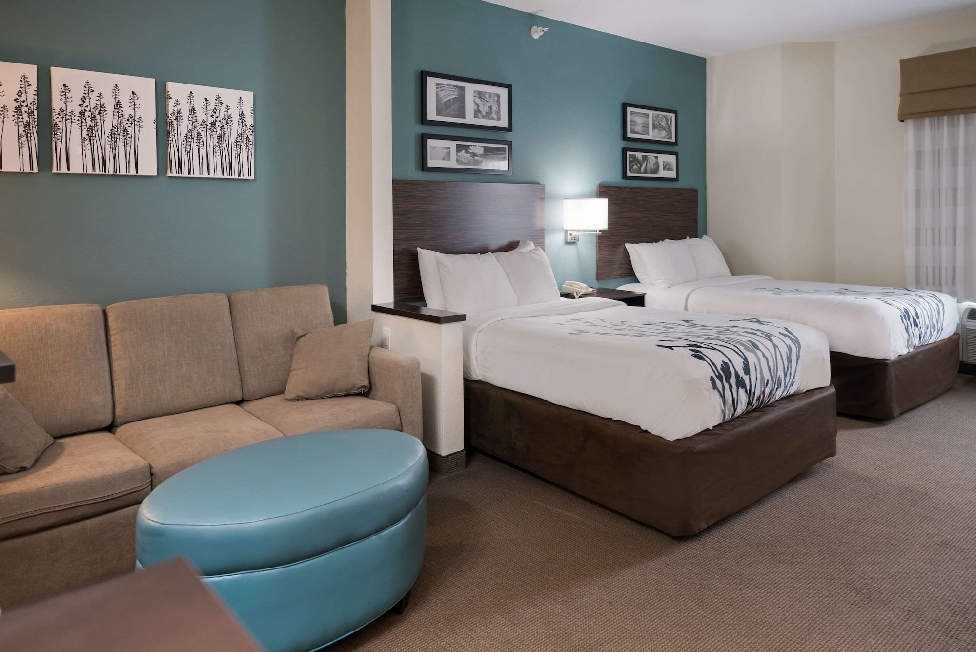 Standard, 2 Double Beds, Sofa