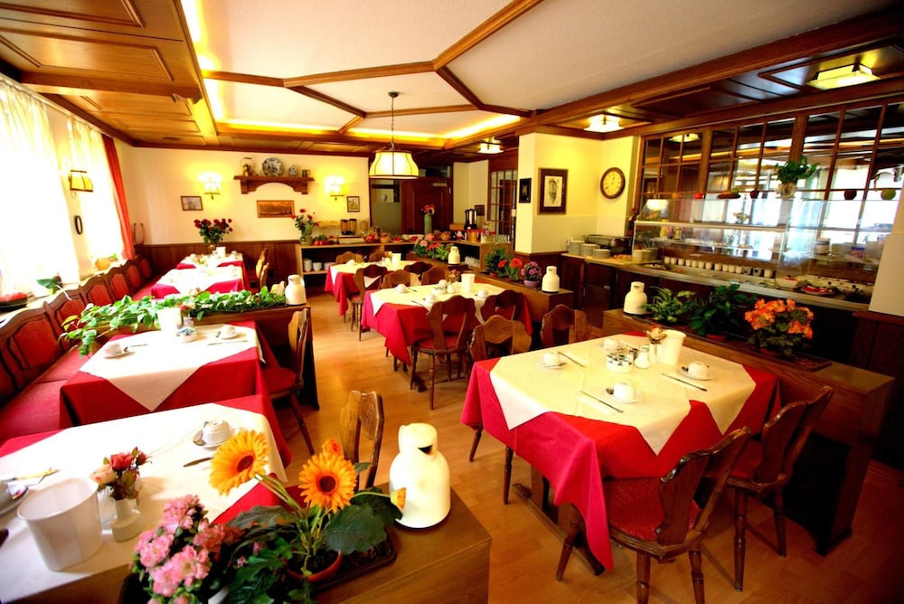 AIRPORT HOTEL WALLDORF 21/31