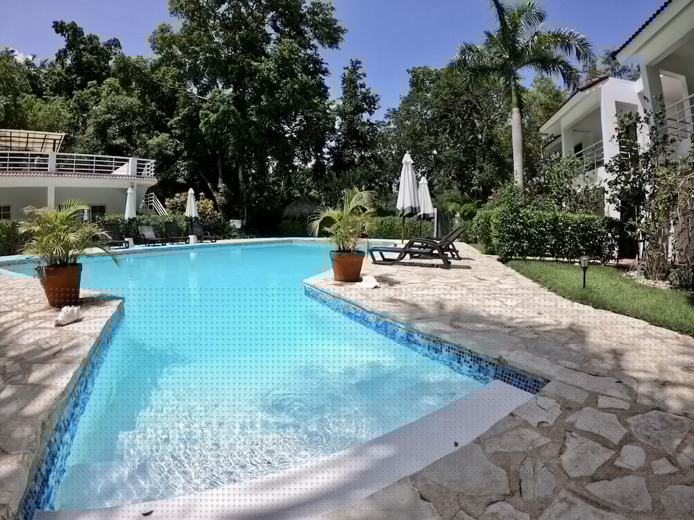 Coral Blanco Hotel 6/73