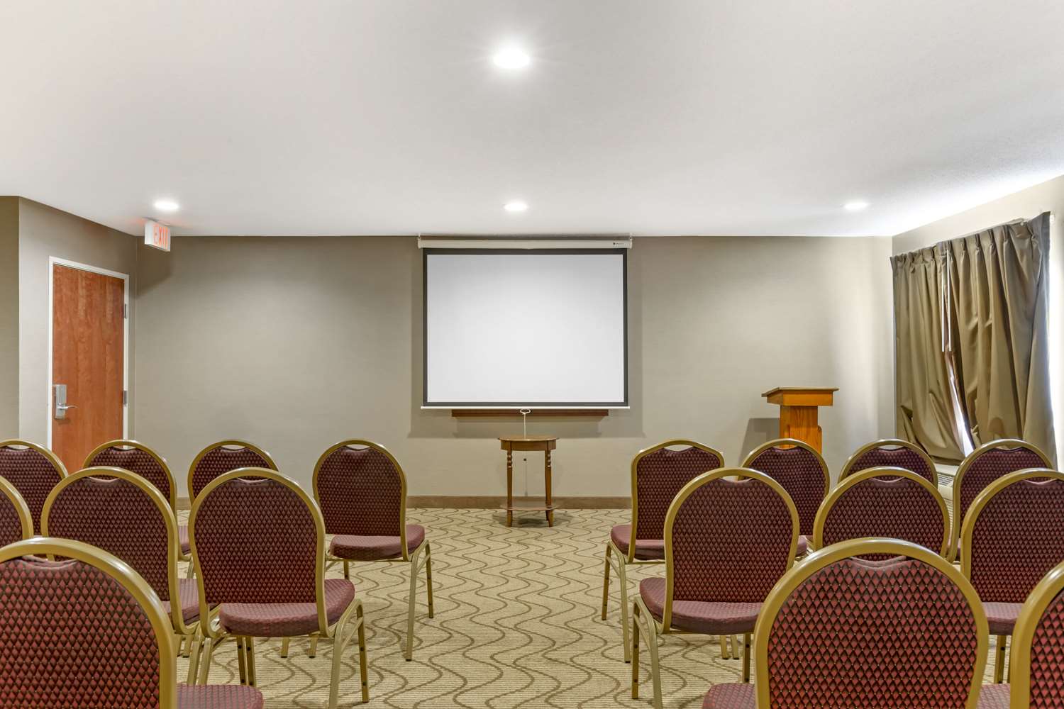 Quality Inn Raleigh Downtown 24/28