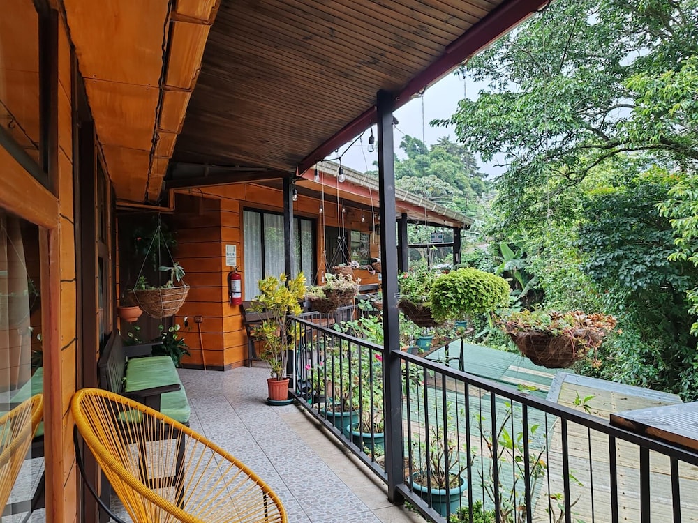 Cabinas El Pueblo B&B 27/43