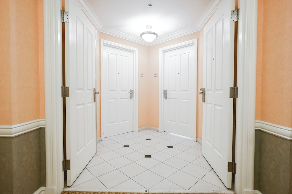 Stripviewsuites At Signature 43/73