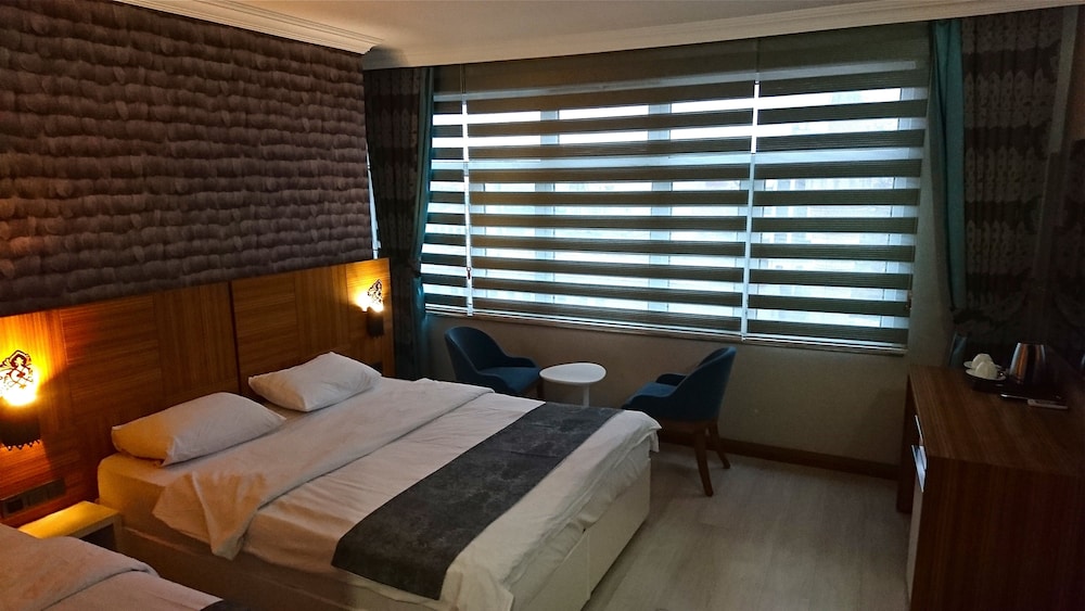 Nur Hotel 13/33