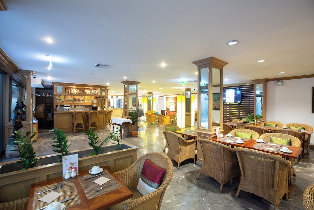 The Tarntawan Hotel Surawong Bangkok 45/60