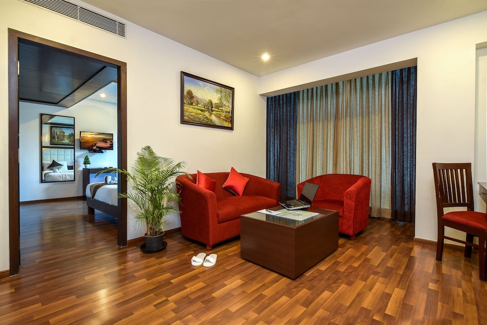 Akshaya Aura 40/53