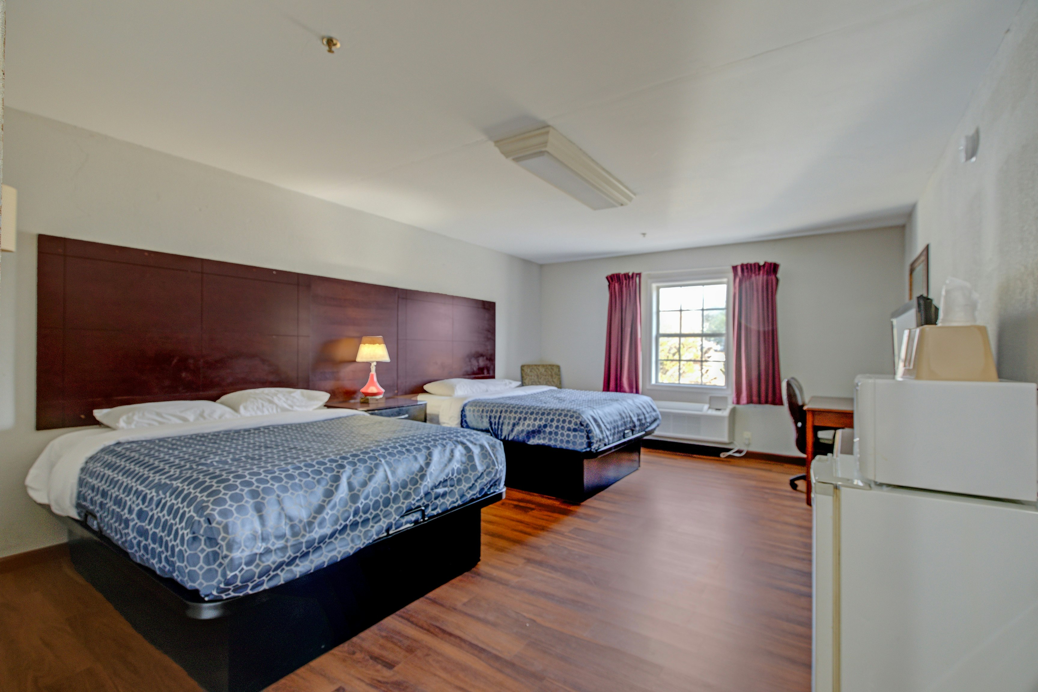 Plantation Inn & Suites Near Locust Grove I 75 11/34