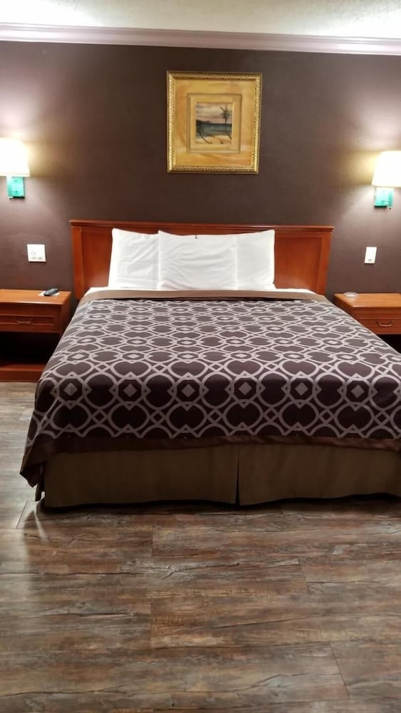 Hollywood Stars Inn 24/63