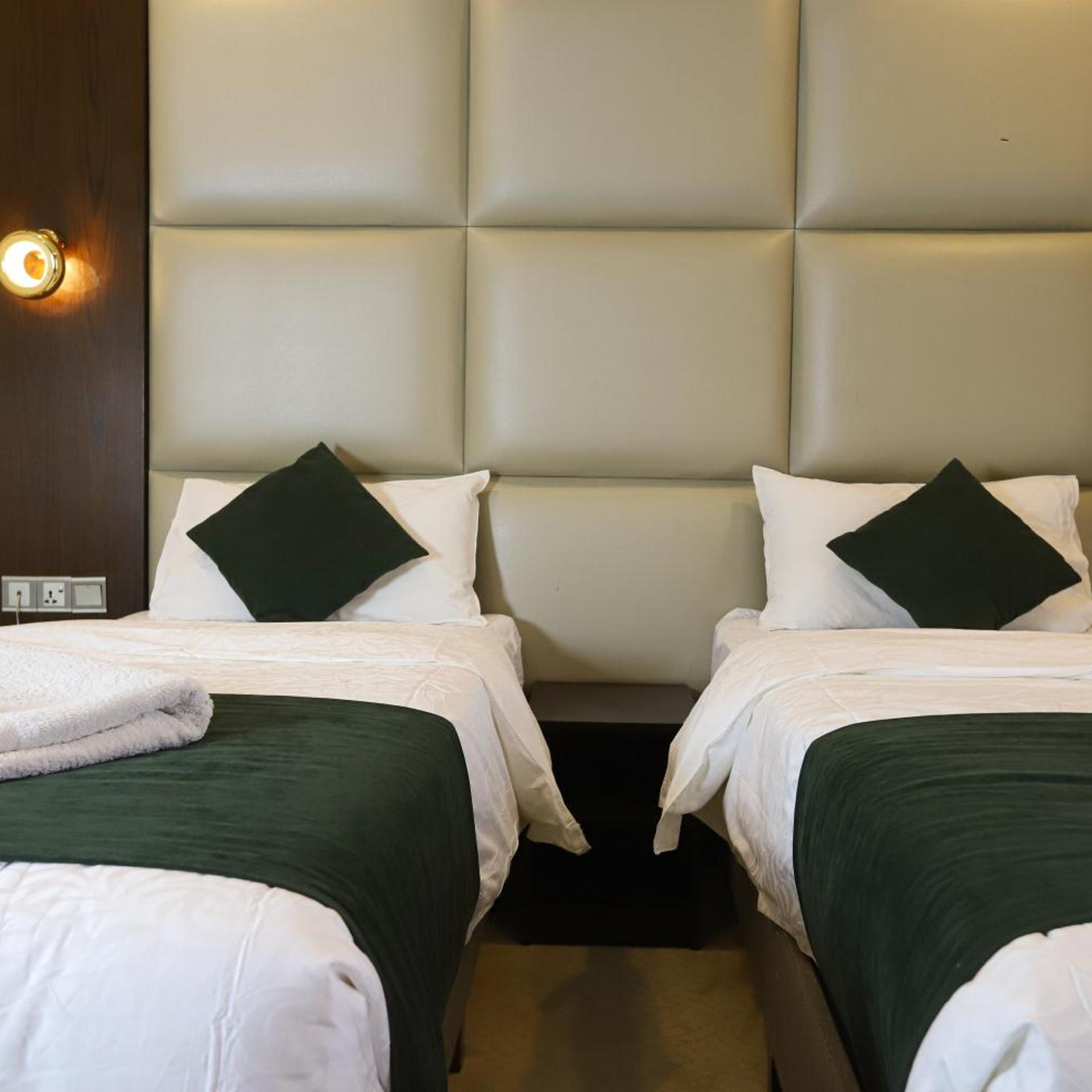 Paris Plaza Hotel 27/62