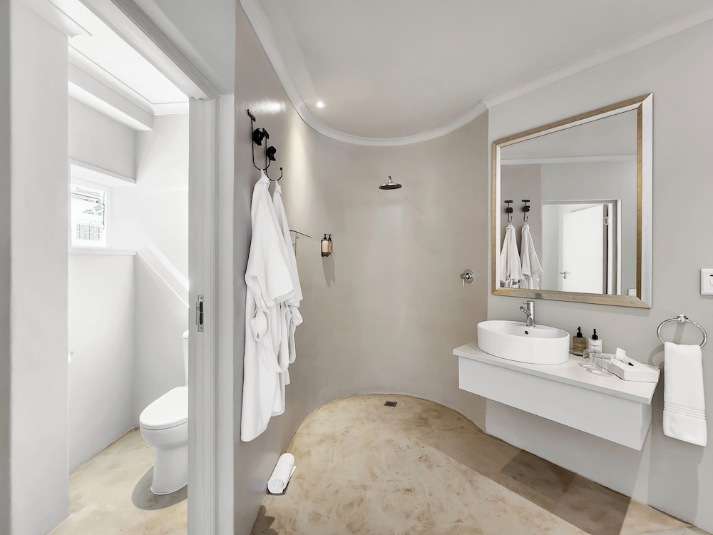 Rouge On Rose Boutique Hotel 47/49