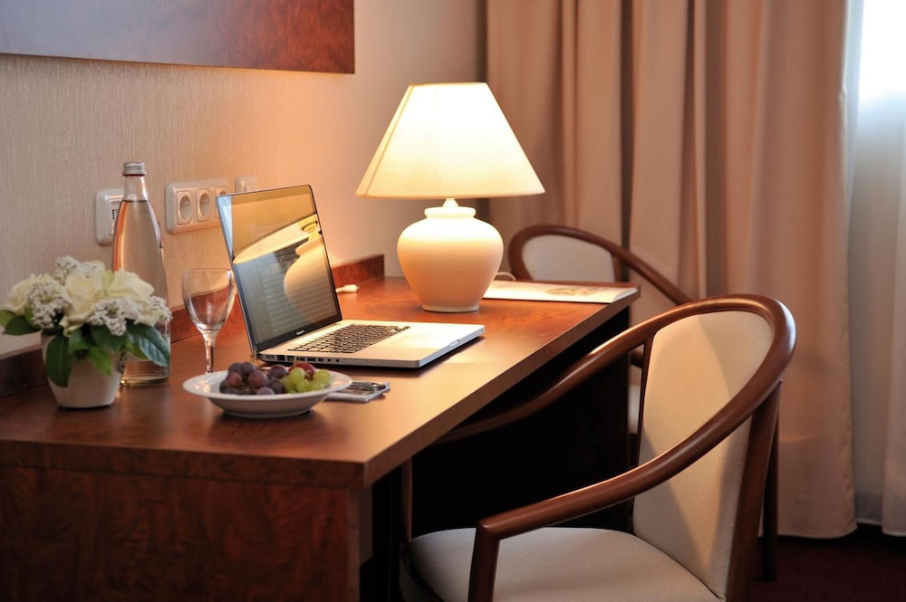 Hotel Restaurant Hoettche 10/26