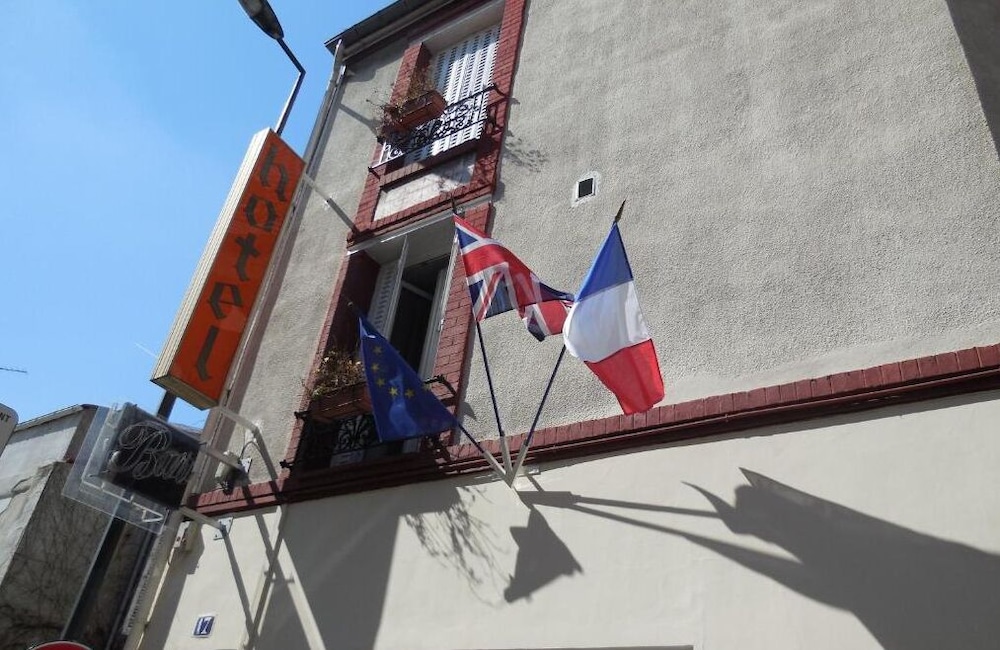 Hotel Le Petit Chateau 28/39