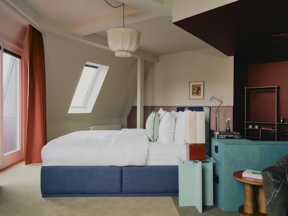 SUITE, BALCONY