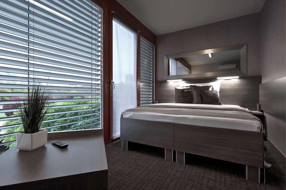 Volcano Spa Hotel 25/72