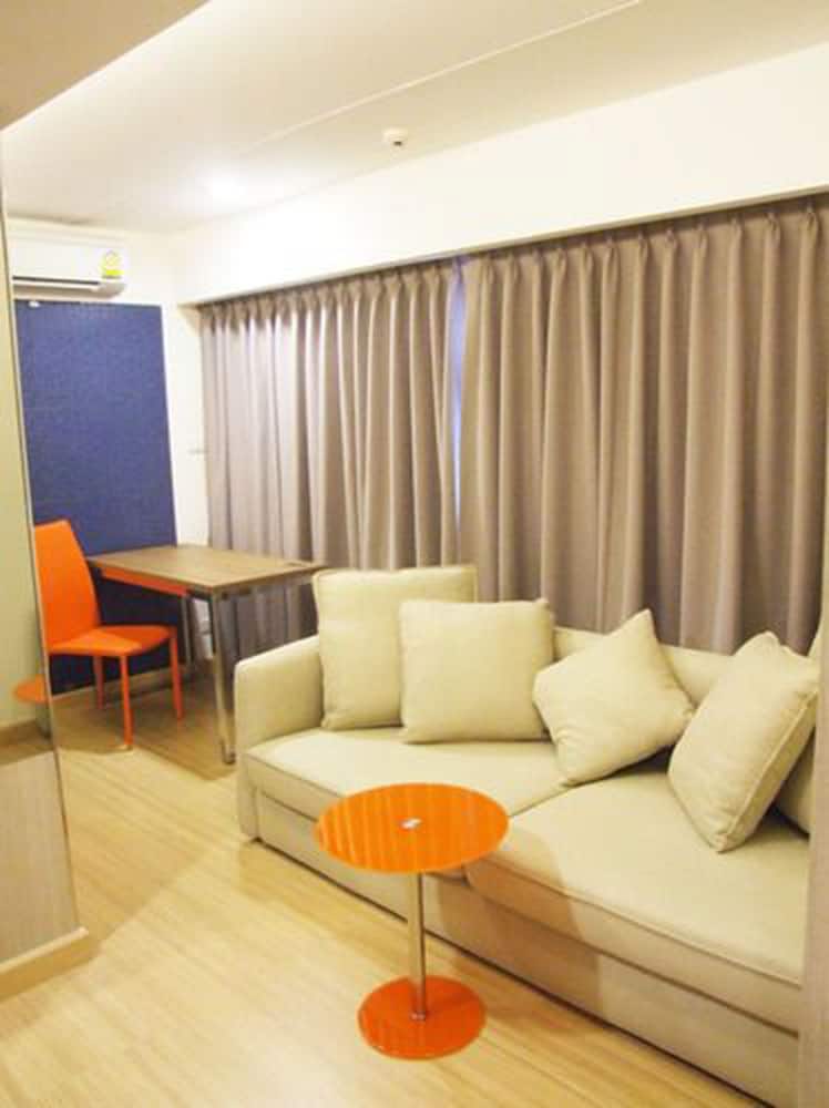 Grand Tower Inn Sathorn 29/49