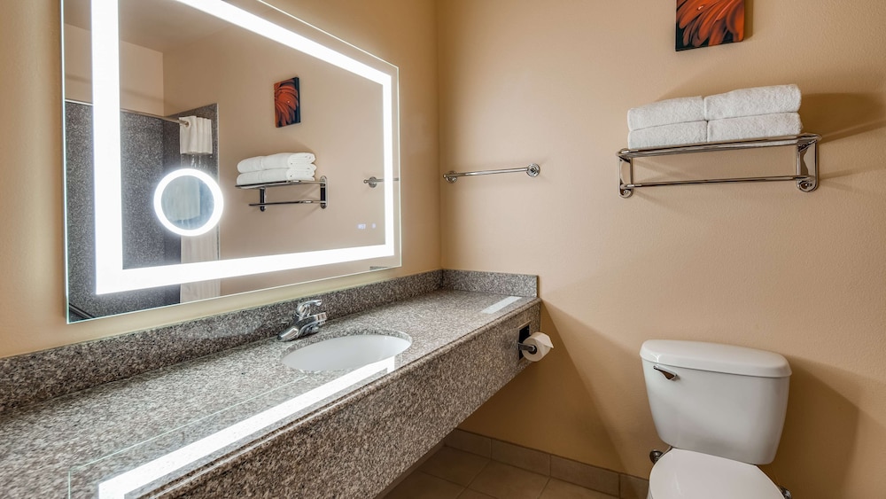 غرفة قياسية بسرير كينج، Best Western Plus Battle Ground Inn & Suites 3/3