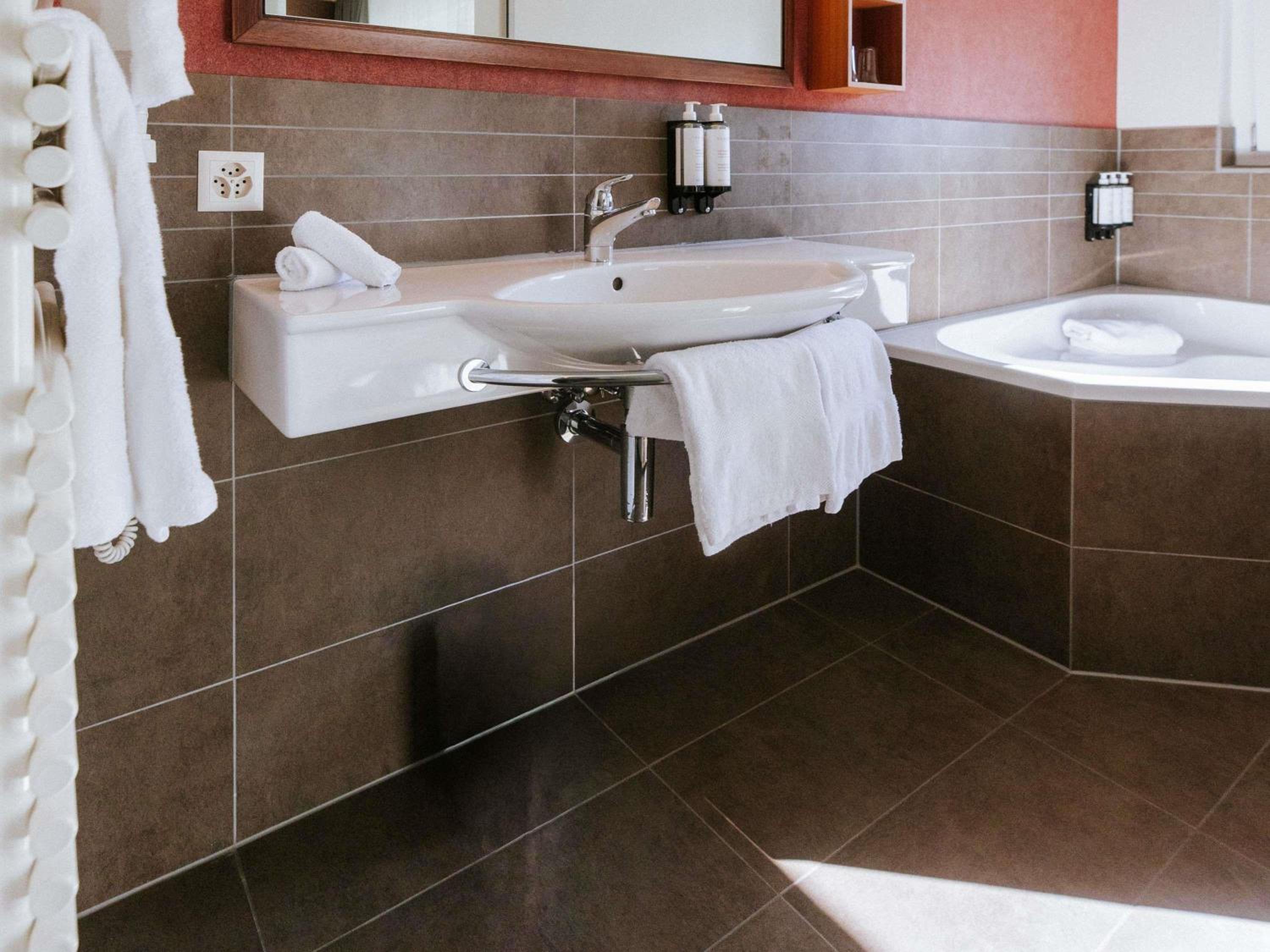 جناح جونيور بسرير مزدوج بشرفة، Hotel Royal St Georges Interlaken MGallery 5/7