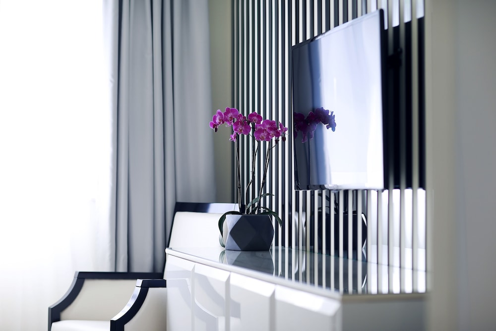 Hotel 9 23/41