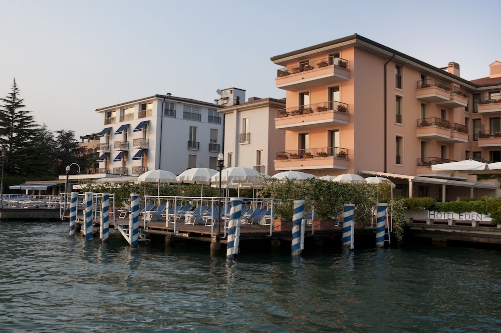 Hotel Eden 59/66