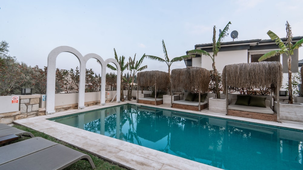 Urla 1867 Hotel 40/50