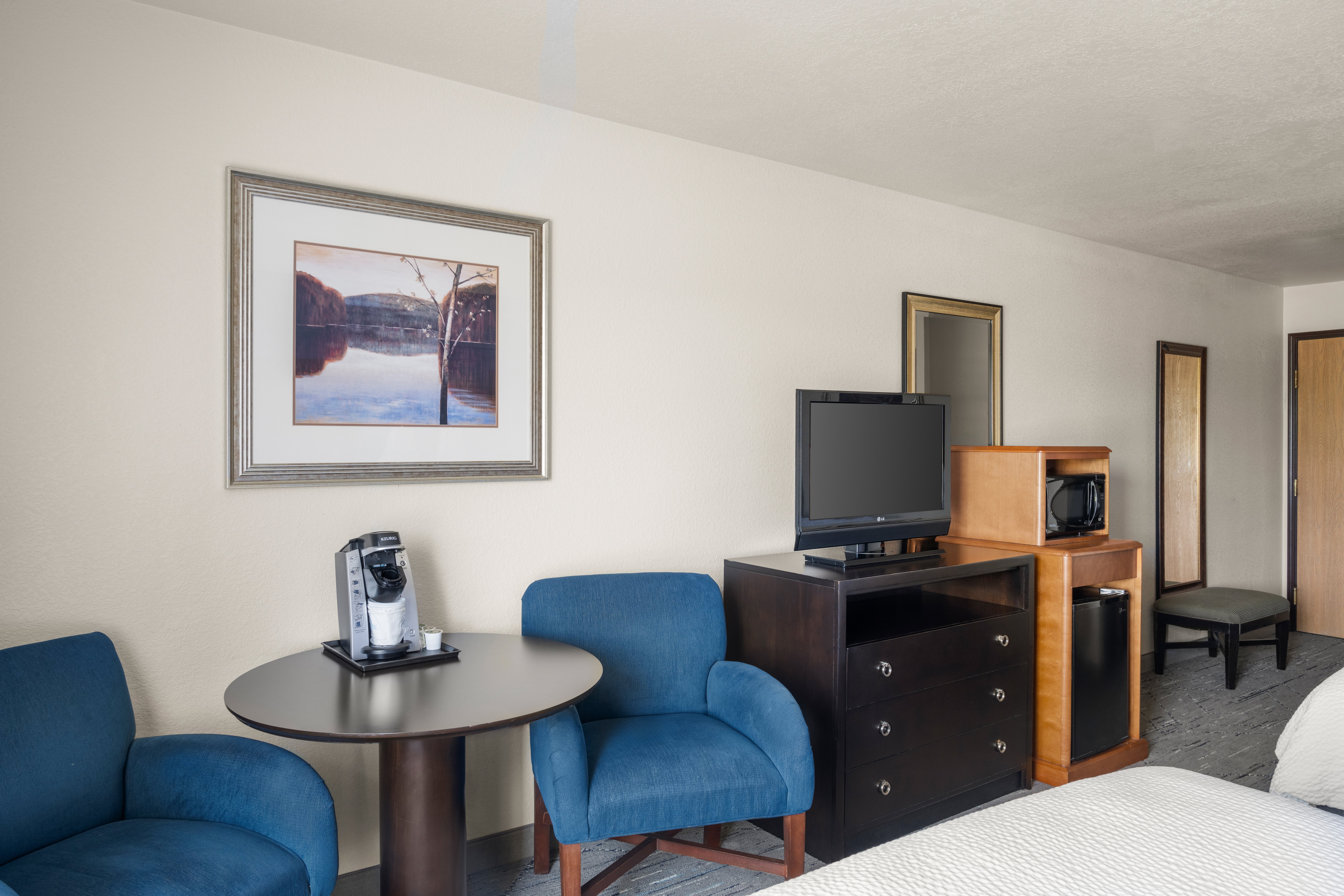 Holiday Inn Express Suites New Buffalo 72/76