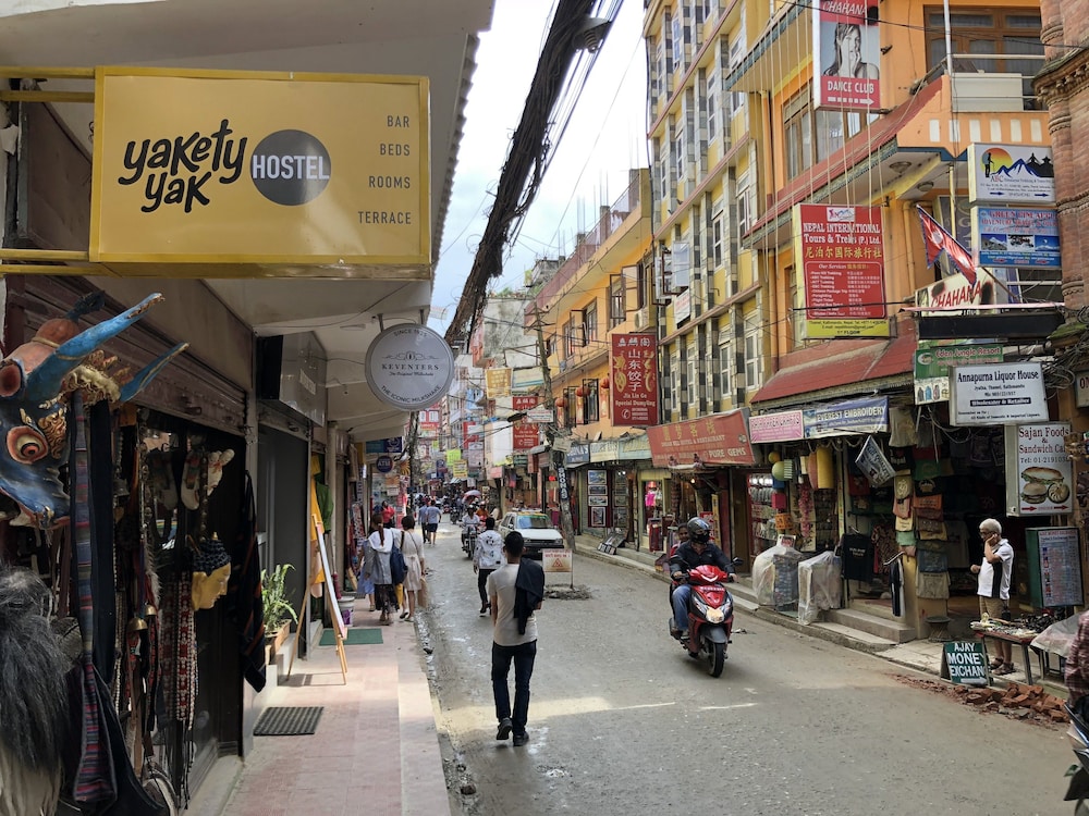 Yakety Yak Hostel 61/65